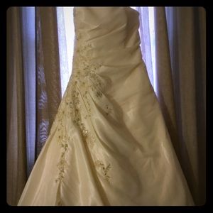 Ivory Wedding Dress